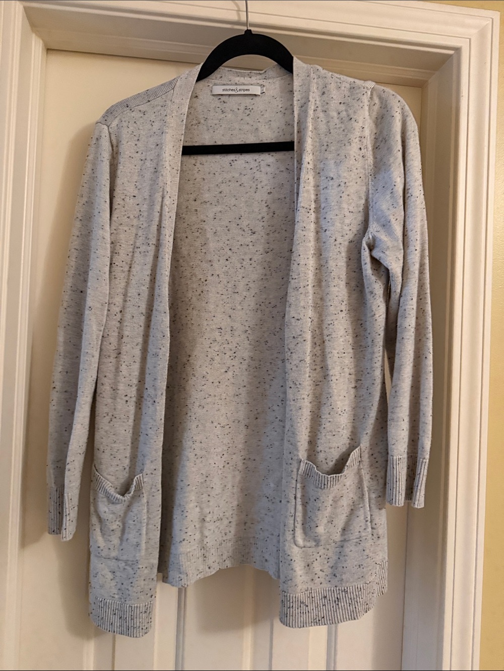 Light Speckled Gray Open-Front Cardigan with Pockets